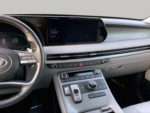 Used 2025 Hyundai Palisade SEL FWD image 7