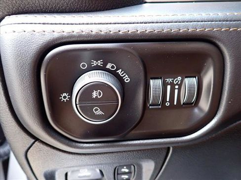 Used 2022 RAM 1500 Limited AWD/4WD image 18