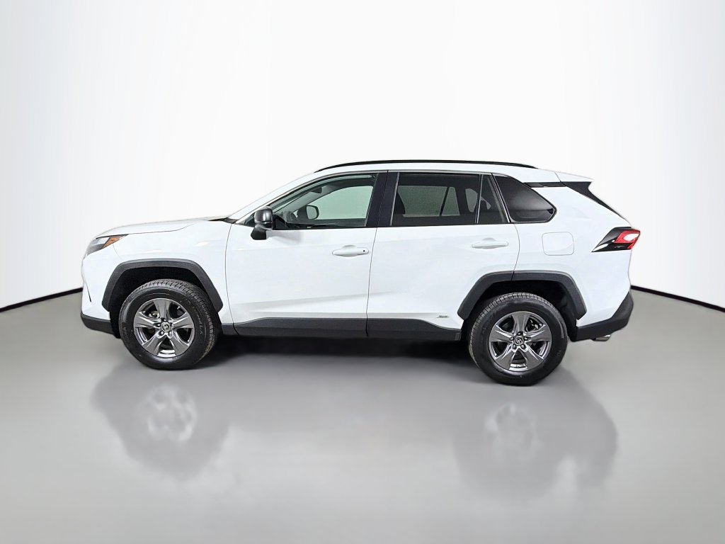 Used 2024 Toyota RAV4 LE AWD/4WD image 9