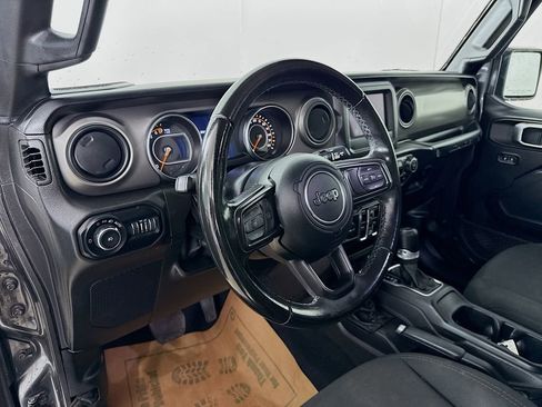 Used 2022 Jeep Wrangler Unlimited Sport AWD/4WD image 9
