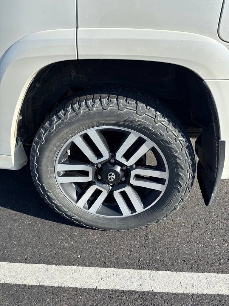 Used 2019 Toyota 4Runner Limited AWD/4WD image 38