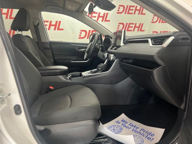 Used 2024 Toyota RAV4 XLE AWD/4WD image 12