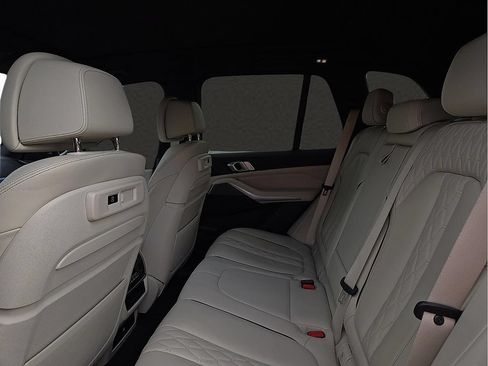 Used 2019 BMW X5 xDrive40i w/ Convenience Package AWD/4WD image 9