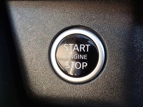 Used 2022 Nissan Rogue SV w/ SV Premium Package image 23