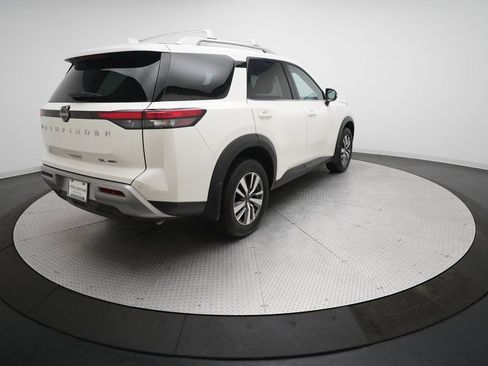 Certified 2024 Nissan Pathfinder SL image 36