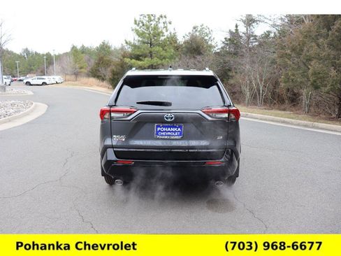Used 2024 Toyota RAV4 SE image 6