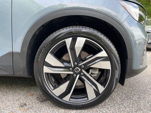 Certified 2023 Volvo XC40 B5 Plus w/ Climate Package image 24