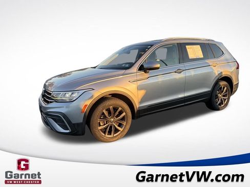Certified 2022 Volkswagen Tiguan SE image 1