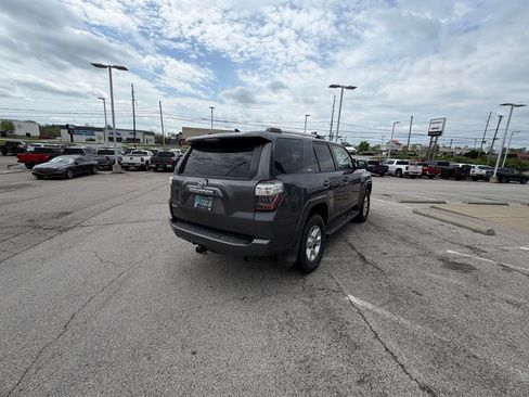 Used 2020 Toyota 4Runner SR5 image 6
