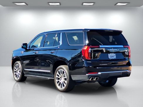 Used 2025 GMC Yukon Denali AWD/4WD image 6
