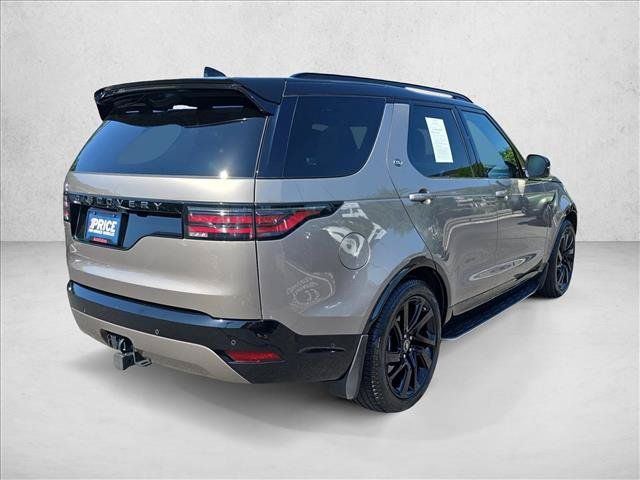 Used 2025 Land Rover Discovery Dynamic SE AWD/4WD image 5
