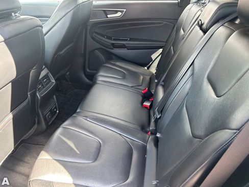 Used 2020 Ford Edge Titanium w/ Class II Trailer Tow Package AWD/4WD image 17
