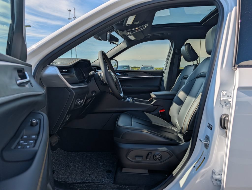 New 2026 Jeep Grand Cherokee Limited AWD/4WD image 5