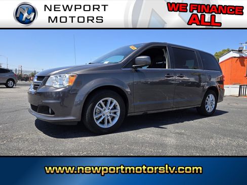 Used 2019 Dodge Grand Caravan SXT FWD image 1