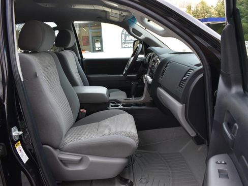 Used 2010 Toyota Tundra Grade 4x2 4dr CrewMax Cab Pick image 9