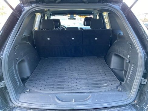 Certified 2021 Jeep Grand Cherokee Laredo image 8