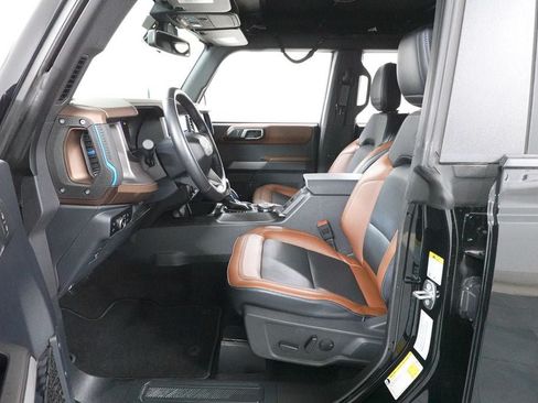 Certified 2023 Ford Bronco Outer Banks w/ Sasquatch Package AWD/4WD image 25