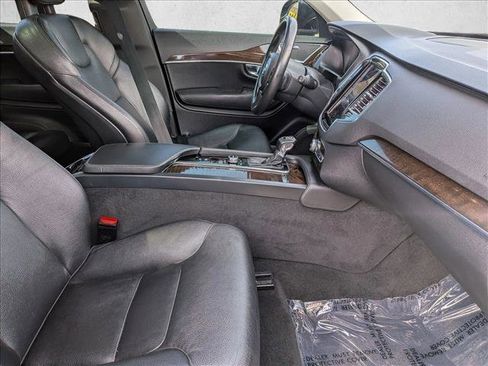 Used 2016 Volvo XC90 T6 Momentum image 24