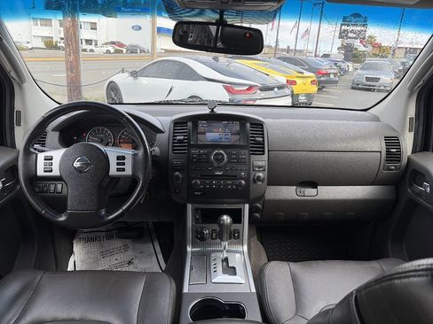 Used 2008 Nissan Pathfinder SE w/ Premium Pkg image 29