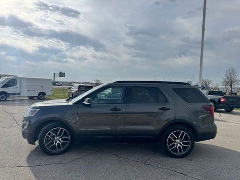 Used 2017 Ford Explorer Sport w/ Equipment Group 401A image 6