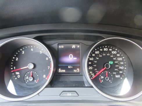 Used 2019 Volkswagen Tiguan S image 15