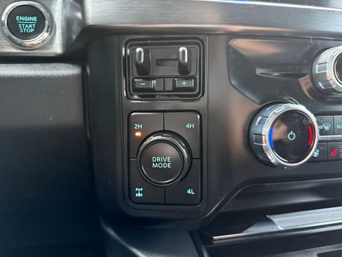 Used 2023 Ford F350 Lariat w/ Black Appearance Package image 39