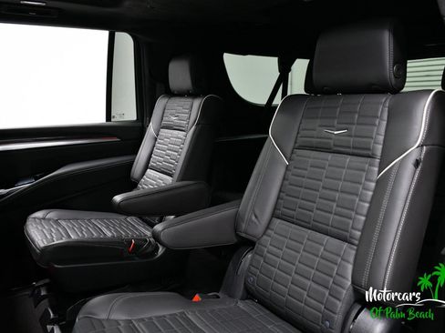Used 2026 Cadillac Escalade ESV V w/ LPO, ONYX Package AWD/4WD image 62