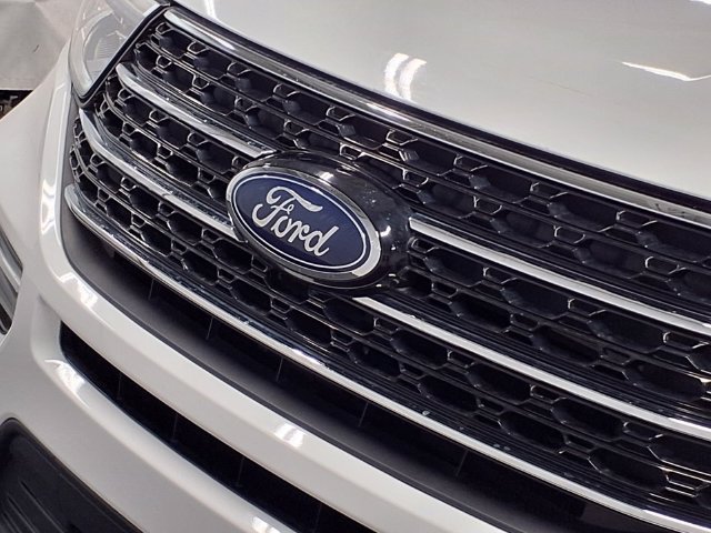 Used 2021 Ford Explorer XLT w/ Equipment Group 202A AWD/4WD image 34