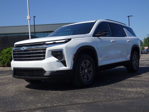 Used 2024 Chevrolet Traverse LT FWD image 27