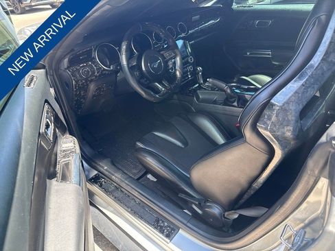 Used 2022 Ford Mustang Coupe RWD image 10