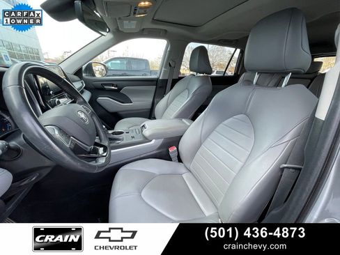 Used 2021 Toyota Highlander XLE image 22