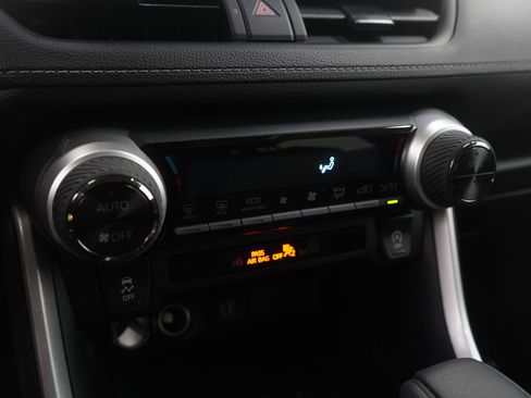 Used 2025 Toyota RAV4 XLE image 22