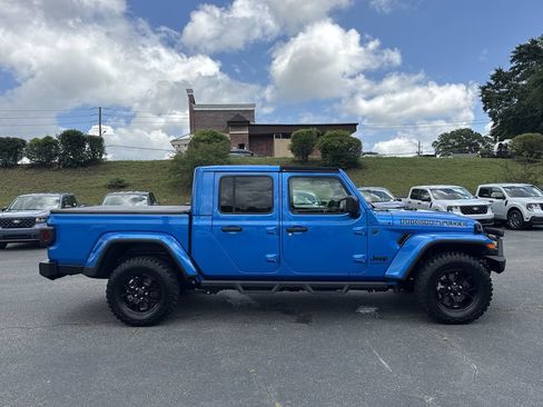 Used 2025 Jeep Gladiator Sport AWD/4WD image 8