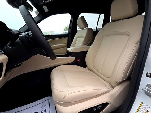 New 2025 Jeep Grand Cherokee Limited image 13