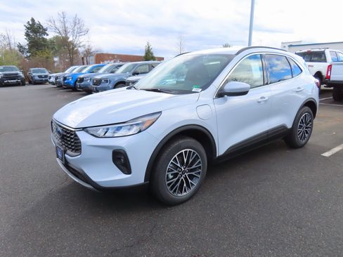 New 2026 Ford Escape SE image 3