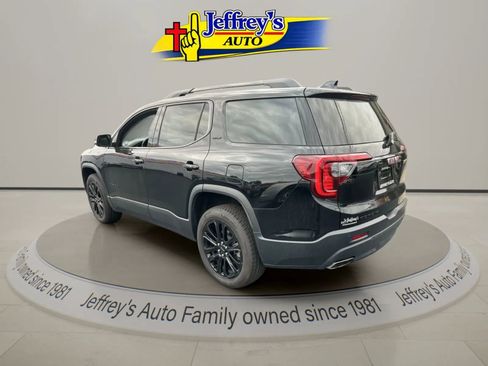 Used 2022 GMC Acadia SLT w/ Elevation Edition FWD image 3
