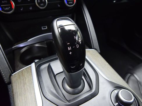 Used 2019 Alfa Romeo Stelvio Ti image 25