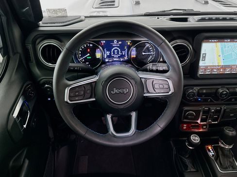 Used 2023 Jeep Wrangler Unlimited Rubicon 4xe AWD/4WD image 17