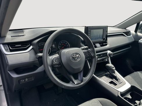Used 2021 Toyota RAV4 XLE AWD/4WD image 11