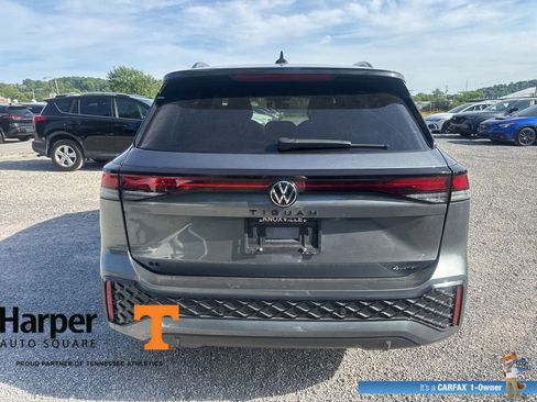Used 2025 Volkswagen Tiguan SE R-Line AWD/4WD image 4