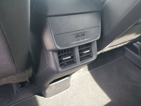 Used 2026 Chevrolet Equinox LT FWD image 10