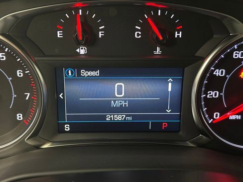 Certified 2023 GMC Acadia SLE w/ Driver Convenience Package image 10