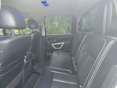Used 2017 Nissan Titan PRO-4X w/ Pro-4x Convenience Package image 10