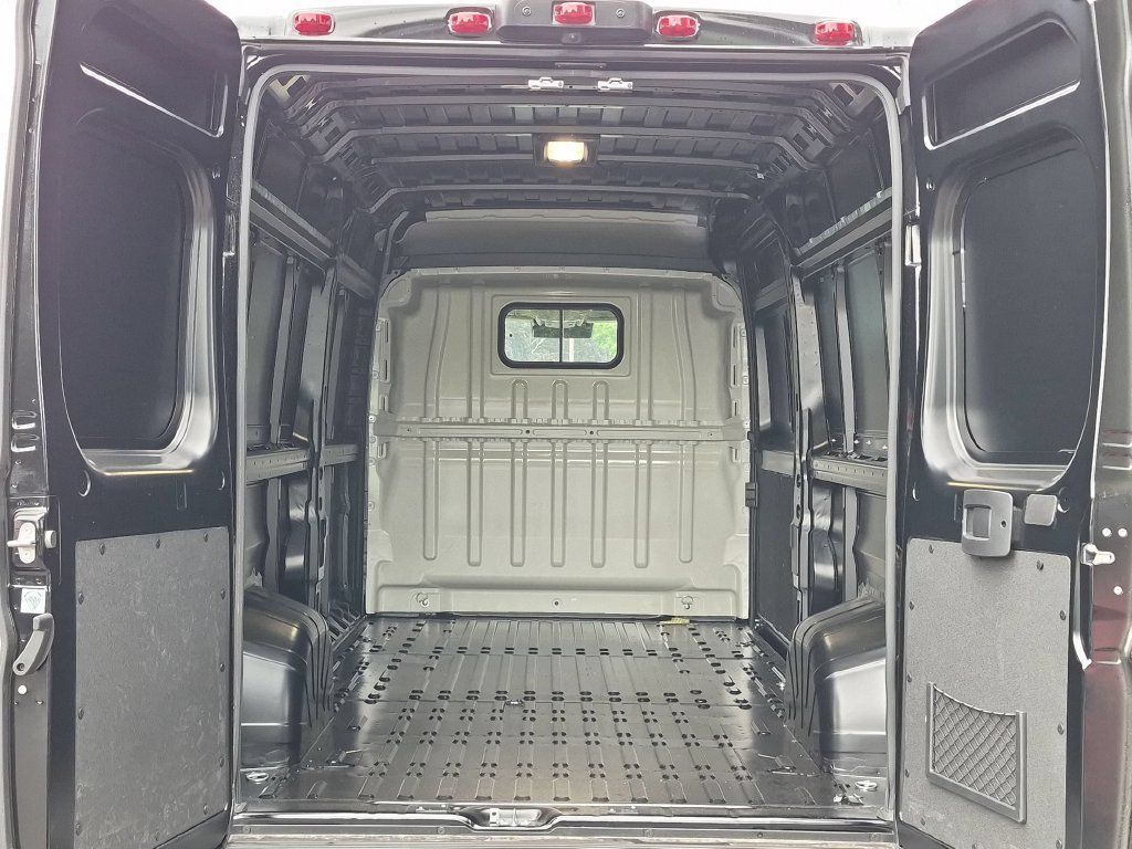 New 2027 RAM ProMaster 2500 w/ Convenience Group FWD image 10
