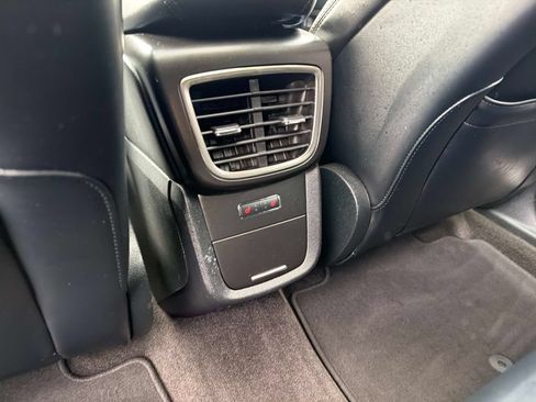 Used 2020 Lincoln Nautilus Reserve AWD/4WD image 18