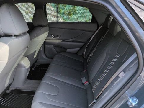 Used 2025 Hyundai Elantra Sport FWD image 12