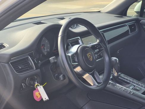 Used 2016 Porsche Macan S image 10