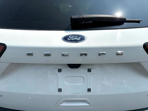 Used 2022 Ford Escape SEL w/ Technology Package image 12