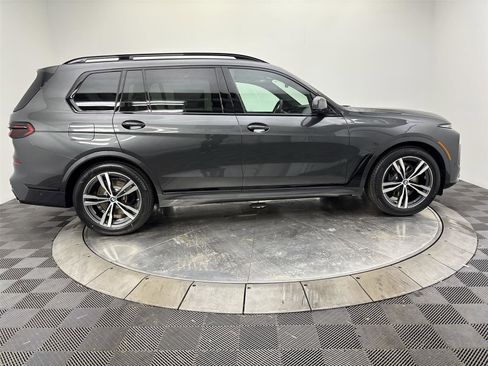 New 2026 BMW X7 xDrive40i w/ Executive Package image 17