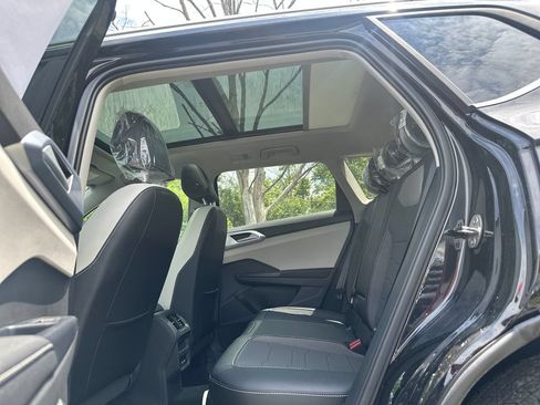 New 2026 Volkswagen Taos SE AWD/4WD image 18